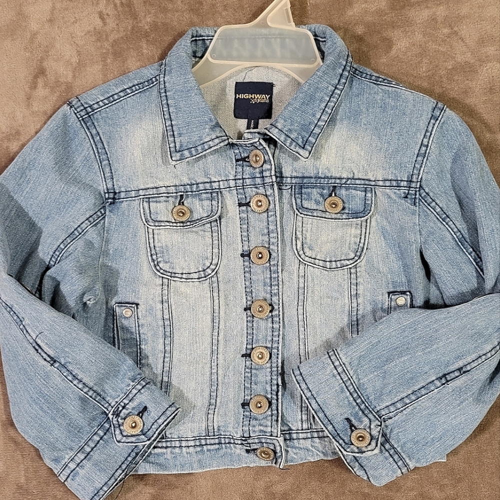 Girls Light Wash Jean Jacket Size Medium